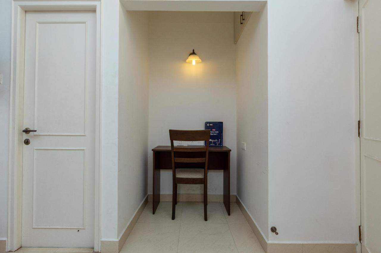 Oyo 23202 Cute Orange Service Apartments Ченай Екстериор снимка