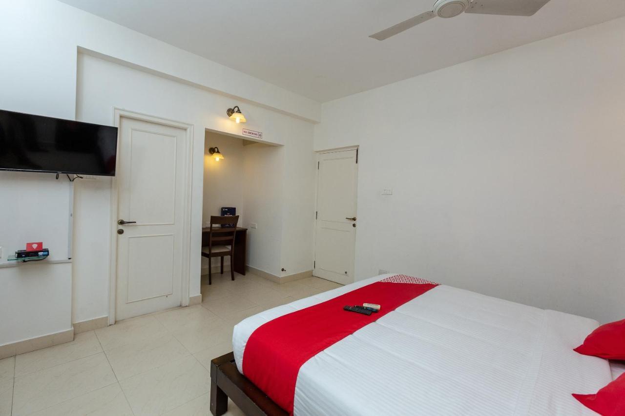 Oyo 23202 Cute Orange Service Apartments Ченай Екстериор снимка