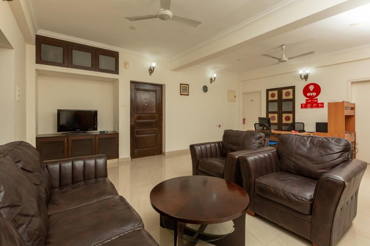 Oyo 23202 Cute Orange Service Apartments Ченай Екстериор снимка