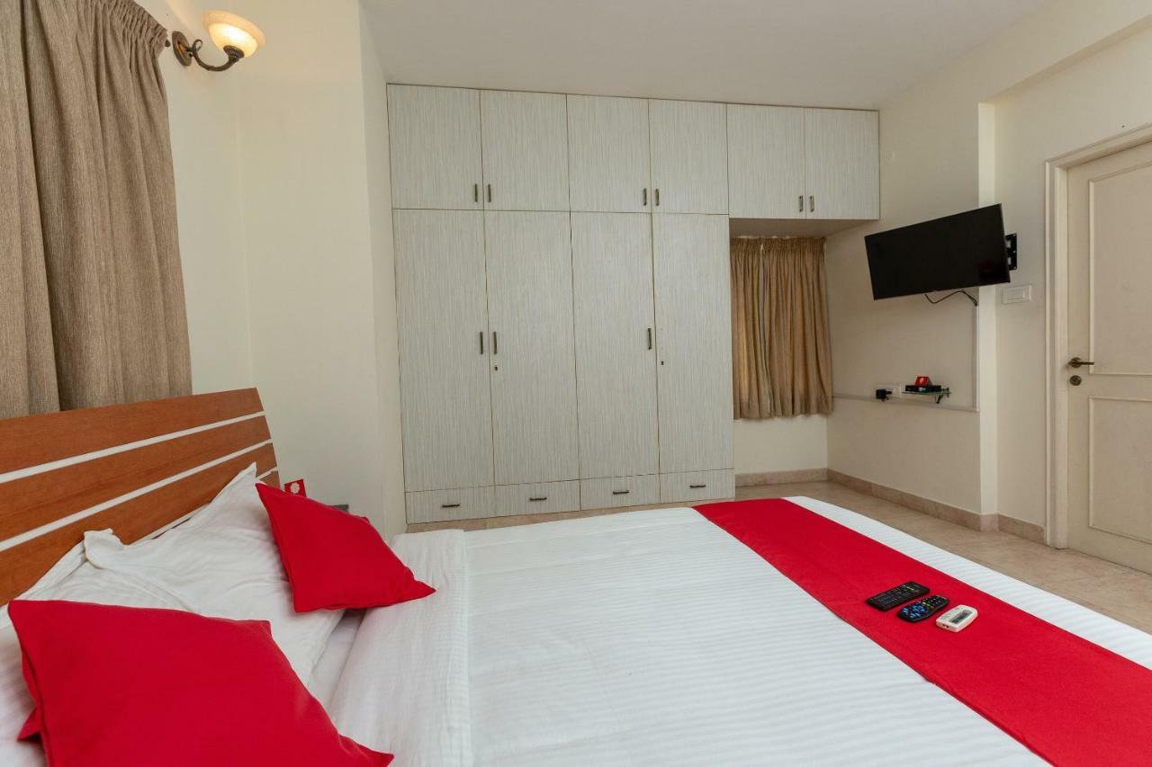 Oyo 23202 Cute Orange Service Apartments Ченай Екстериор снимка