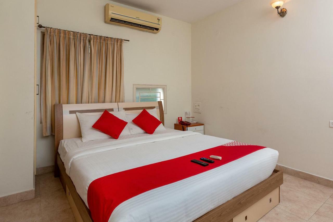 Oyo 23202 Cute Orange Service Apartments Ченай Екстериор снимка